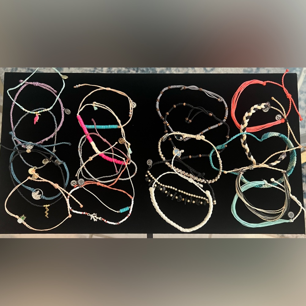 22 Pura Vida Bracelets